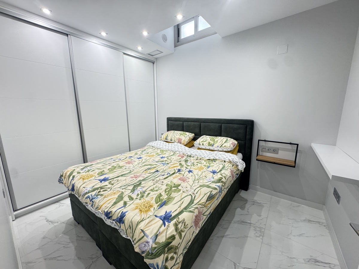 For sale - 4 Bedroom 4 Bathroom Villa in Villamartin - , Villamartin, Alicante, Spain - Alicante