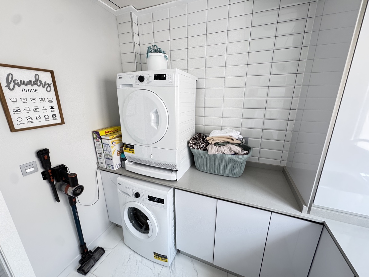 For sale - 4 Bedroom 4 Bathroom Villa in Villamartin - , Villamartin, Alicante, Spain - Alicante