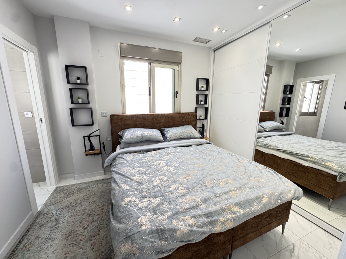 For sale - 4 Bedroom 4 Bathroom Villa in Villamartin - , Villamartin, Alicante, Spain - Alicante