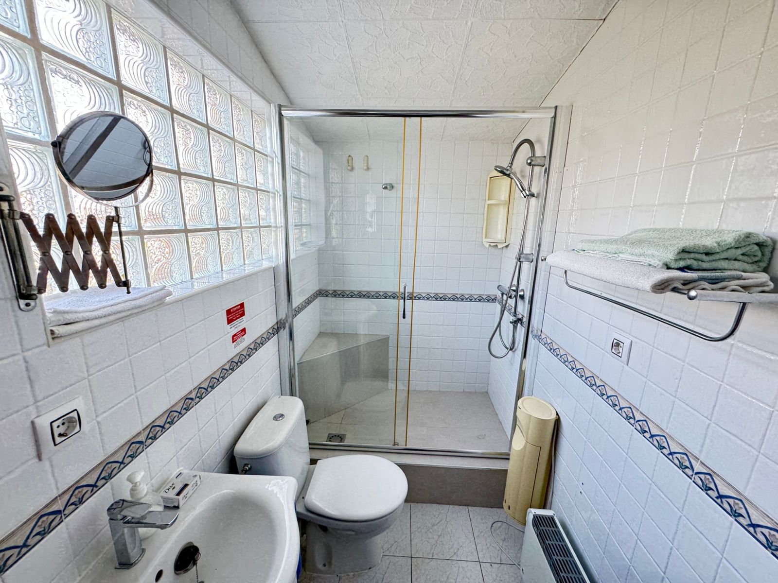 For sale - 3 Bedroom 2 Bathroom Villa in Cabo Roig - , Cabo Roig, Alicante, Spain - Alicante