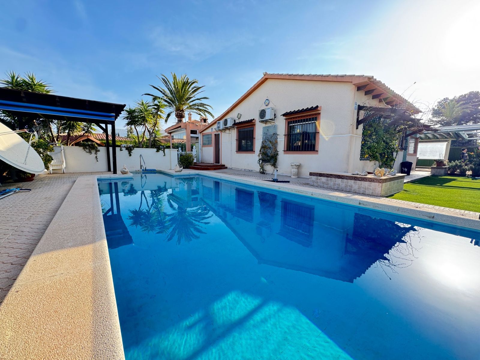 For sale - 3 Bedroom 2 Bathroom Villa in Cabo Roig - , Cabo Roig, Alicante, Spain - Alicante