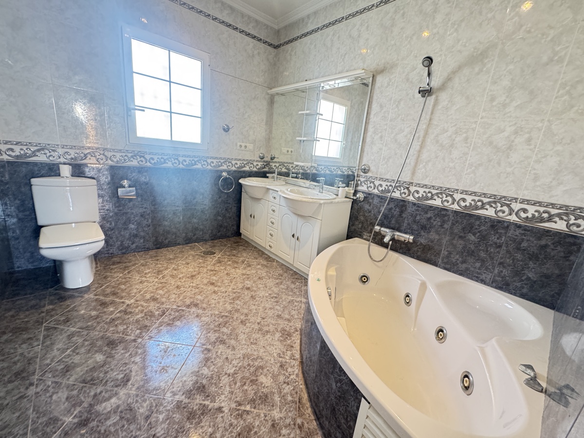 For sale - 3 Bedroom 3 Bathroom Villa in San Miguel De Salinas - , San Miguel De Salinas, Alicante, Spain - Alicante