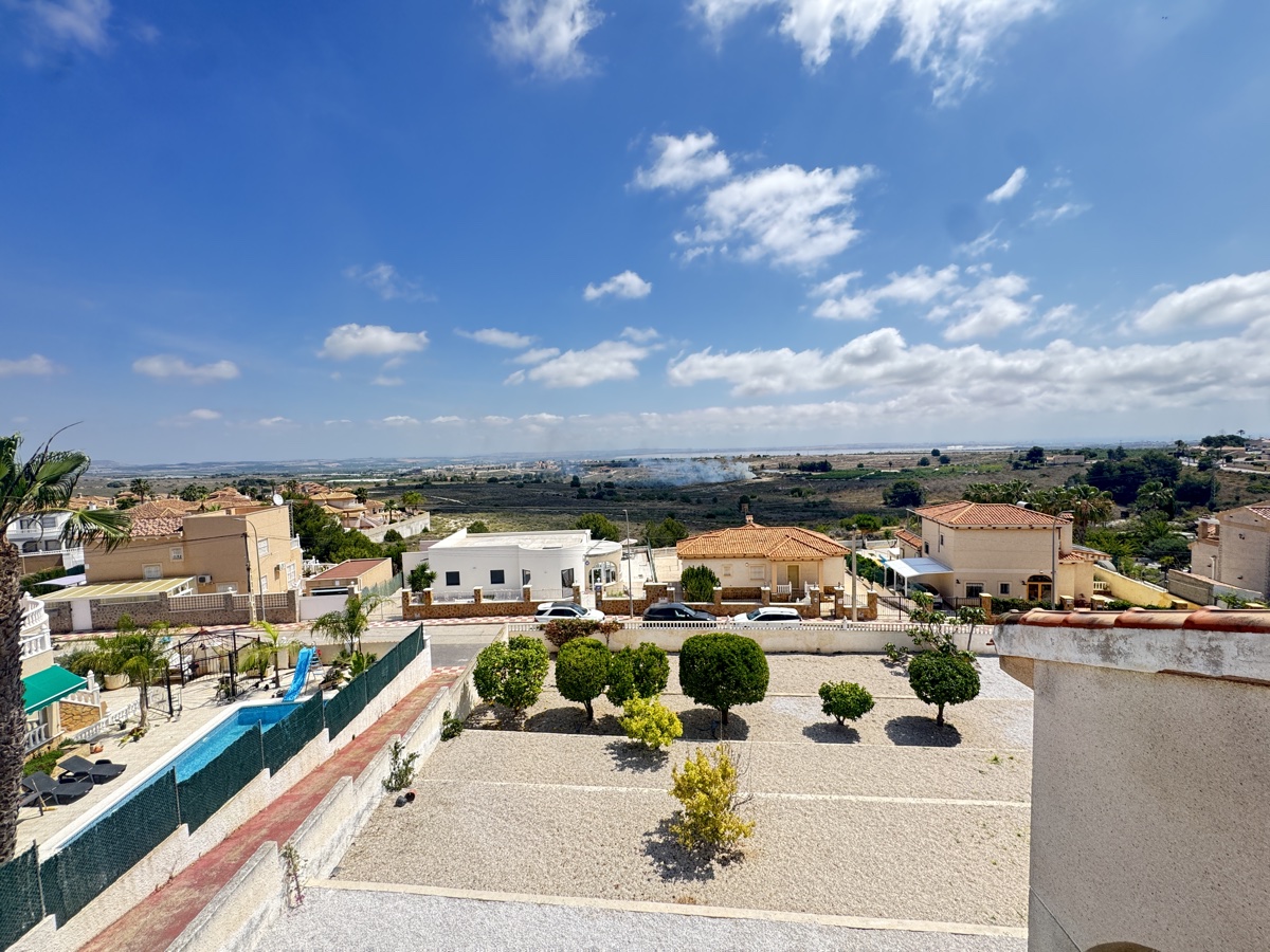 For sale - 5 Bedroom 3 Bathroom Villa in San Miguel De Salinas - , San Miguel De Salinas, Alicante, Spain - Alicante