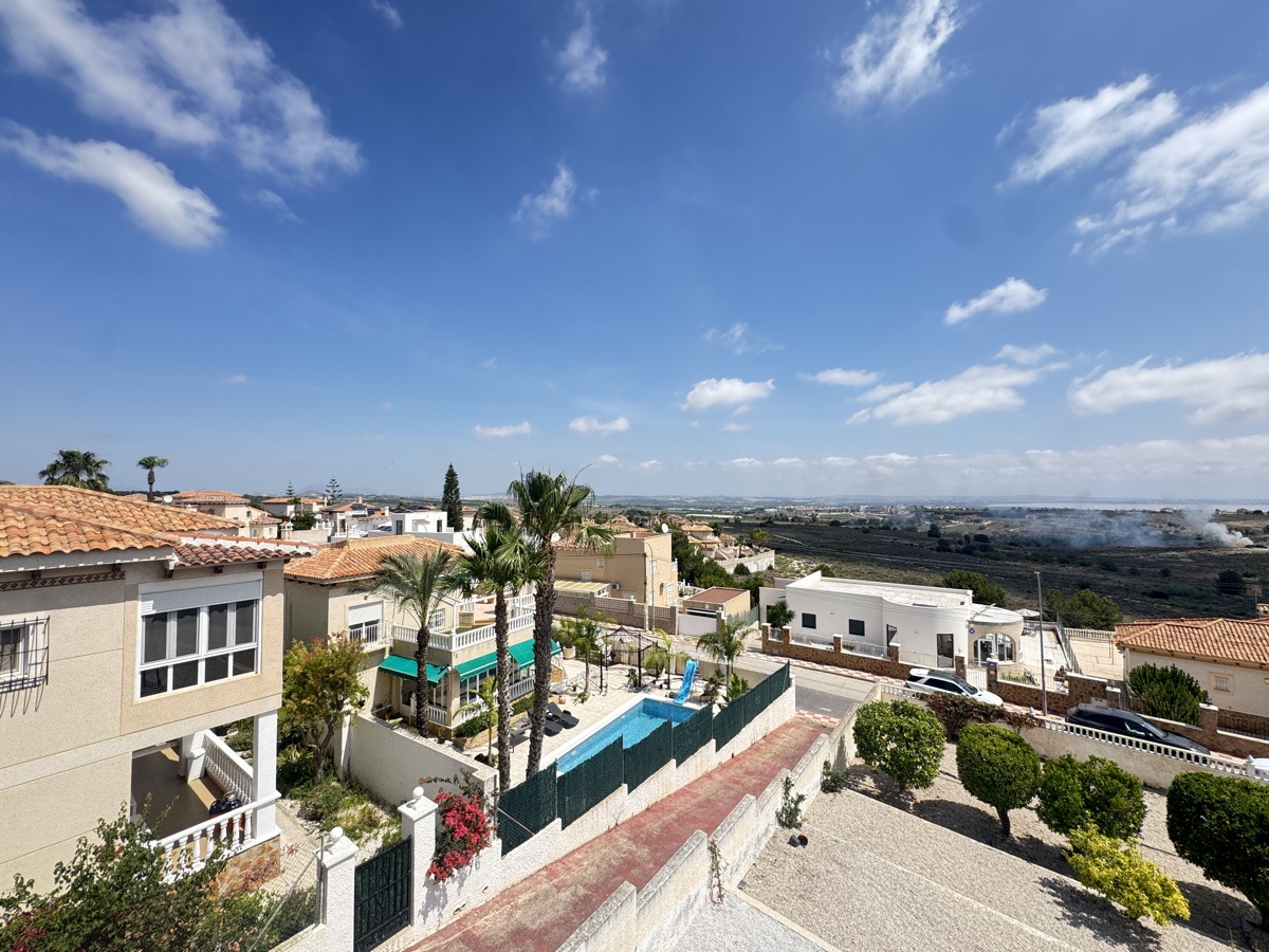 For sale - 5 Bedroom 3 Bathroom Villa in San Miguel De Salinas - , San Miguel De Salinas, Alicante, Spain - Alicante