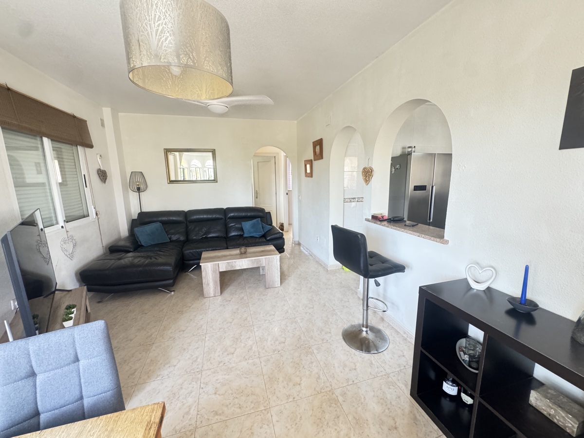 For sale - 4 Bedroom 2 Bathroom Villa in Villamartin - , Villamartin, Alicante, Spain - Alicante