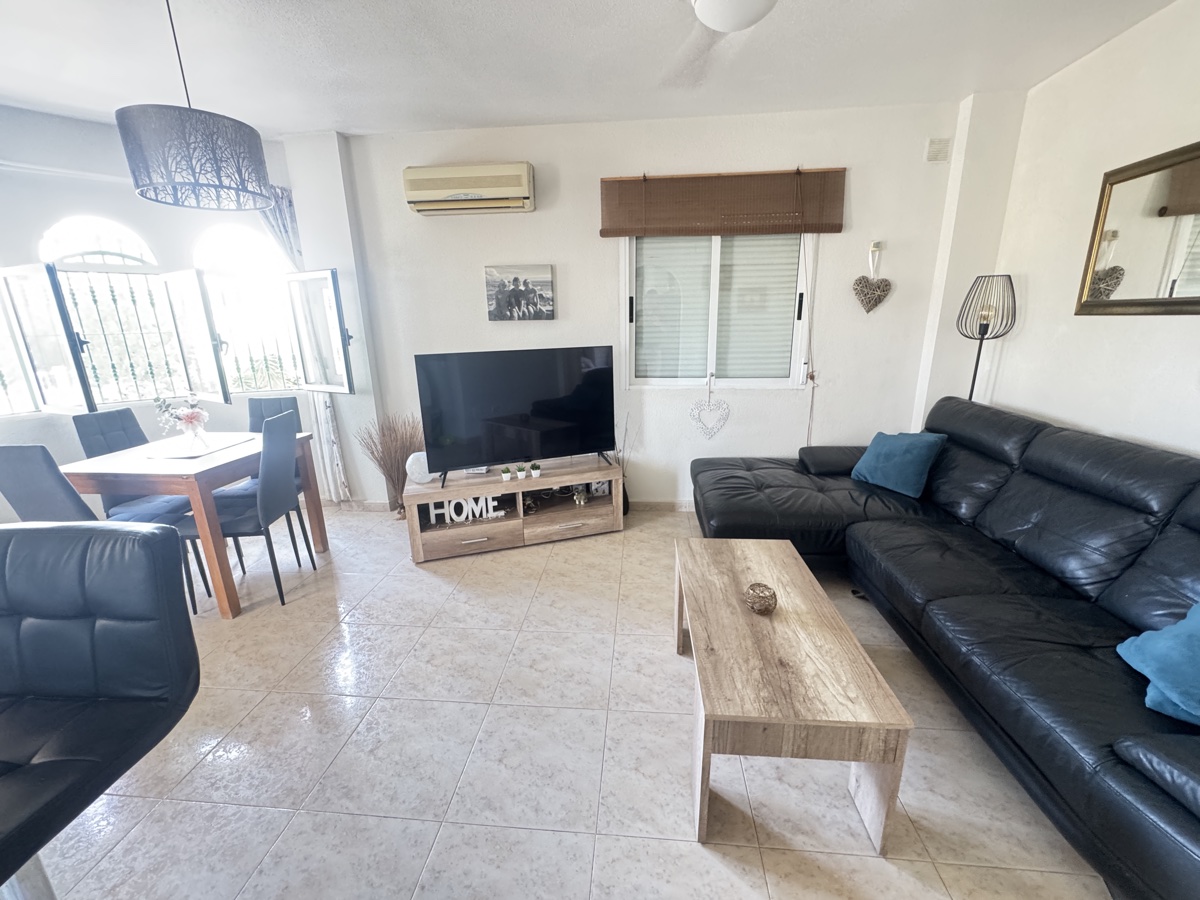 For sale - 4 Bedroom 2 Bathroom Villa in Villamartin - , Villamartin, Alicante, Spain - Alicante