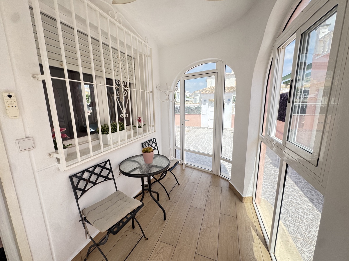 For sale - 5 Bedroom 2 Bathroom Villa in La Florida - , La Florida, Alicante, Spain - Alicante