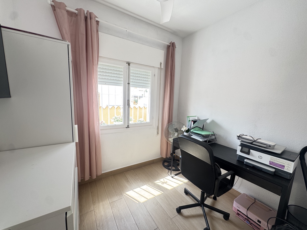 For sale - 5 Bedroom 2 Bathroom Villa in La Florida - , La Florida, Alicante, Spain - Alicante