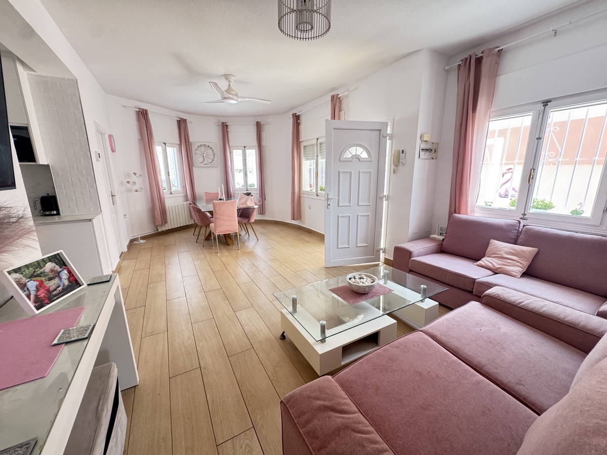 For sale - 5 Bedroom 2 Bathroom Villa in La Florida - , La Florida, Alicante, Spain - Alicante