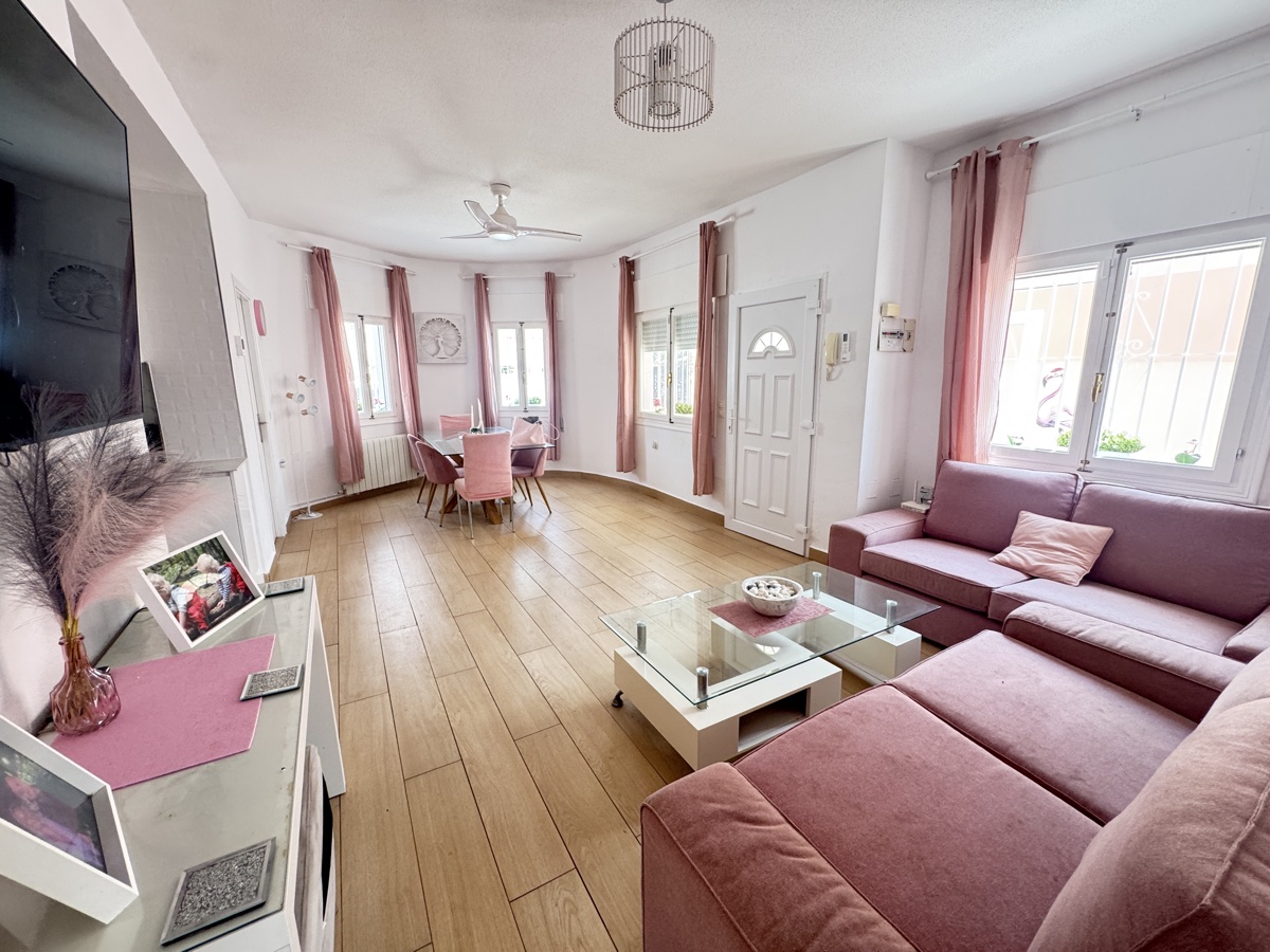 For sale - 5 Bedroom 2 Bathroom Villa in La Florida - , La Florida, Alicante, Spain - Alicante