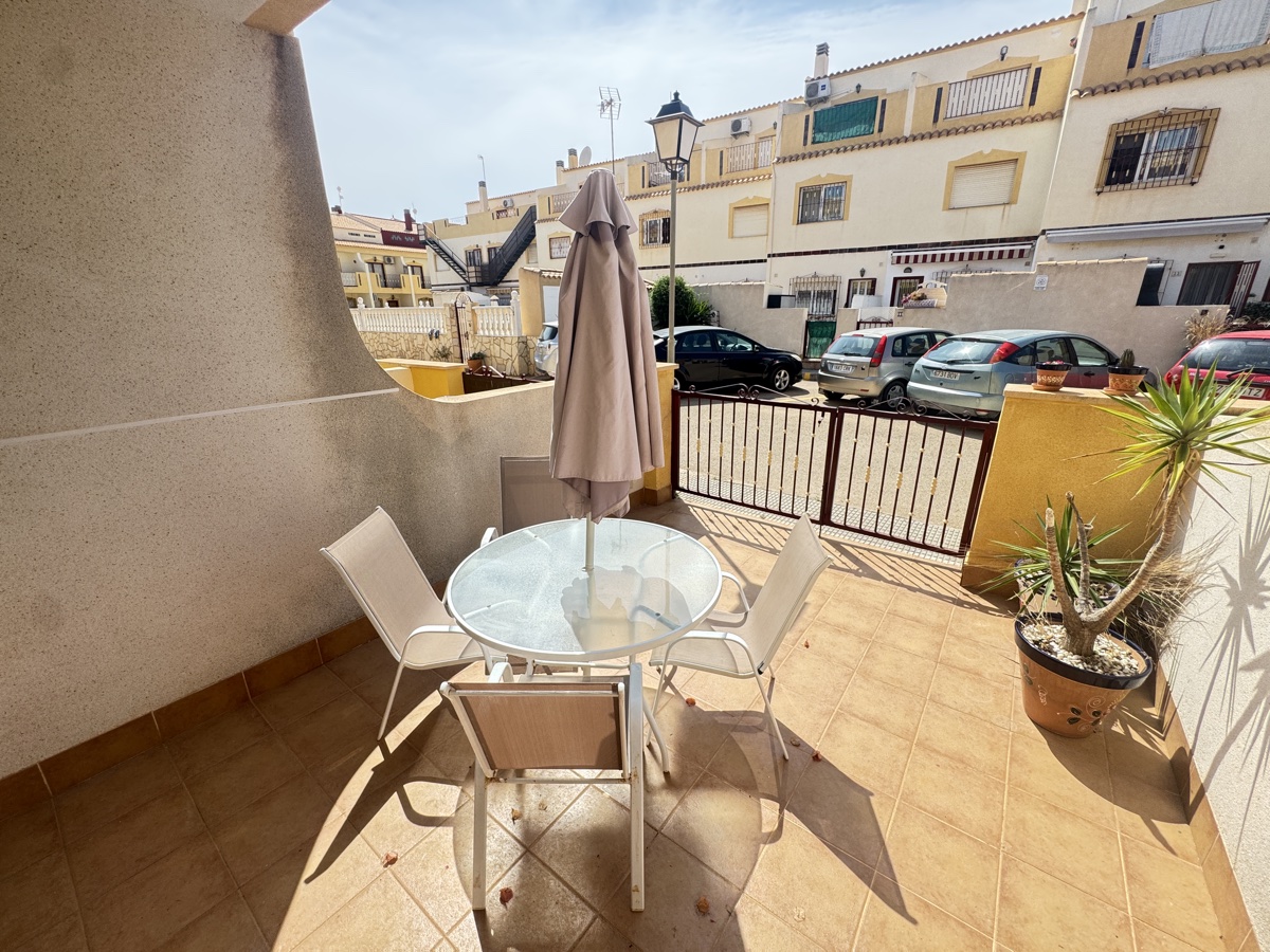 For sale - 3 Bedroom 3 Bathroom Townhouse in La Zenia - , La Zenia, Alicante, Spain - Alicante