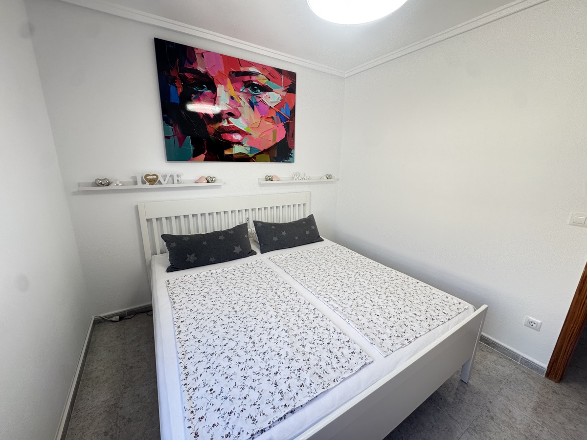 For sale - 4 Bedroom 3 Bathroom Villa in Villamartin - , Villamartin, Alicante, Spain - Alicante