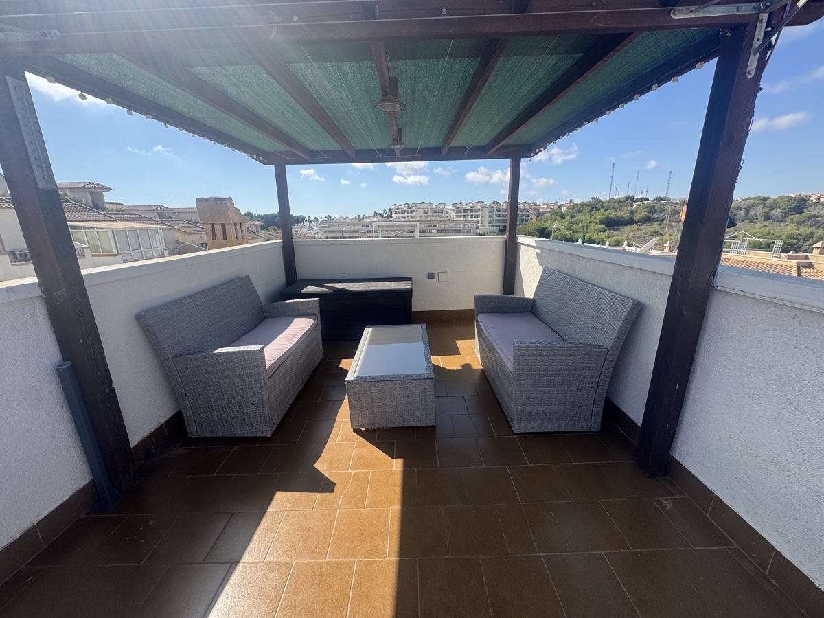 For sale - 4 Bedroom 3 Bathroom Villa in Villamartin - , Villamartin, Alicante, Spain - Alicante