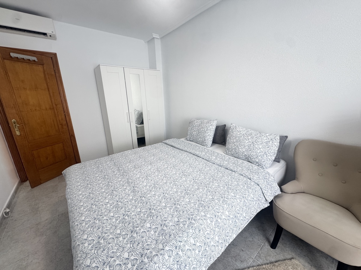 For sale - 4 Bedroom 3 Bathroom Villa in Villamartin - , Villamartin, Alicante, Spain - Alicante