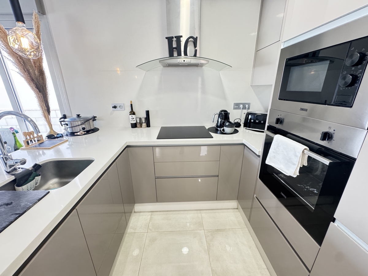 For sale - 3 Bedroom 2 Bathroom Villa in Villamartin - , Villamartin, Alicante, Spain - Alicante