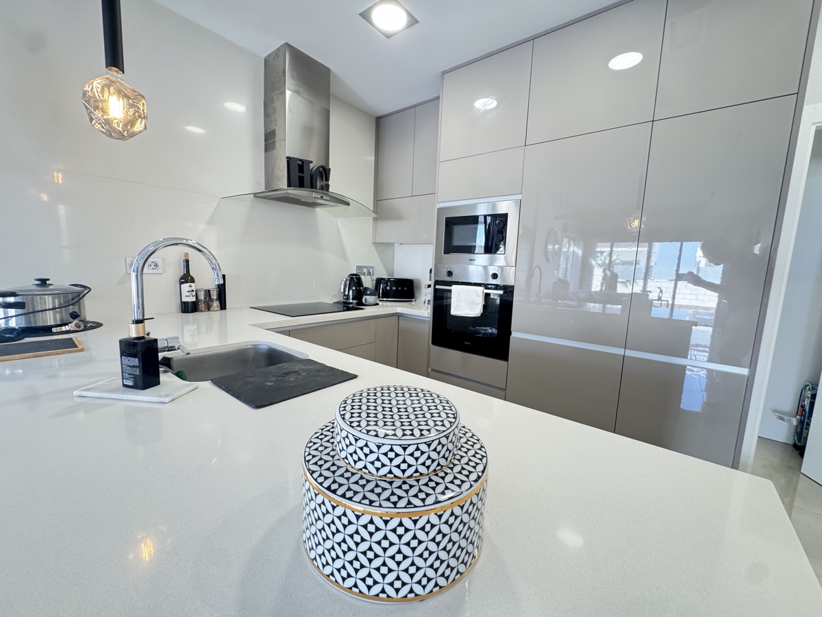 For sale - 3 Bedroom 2 Bathroom Villa in Villamartin - , Villamartin, Alicante, Spain - Alicante