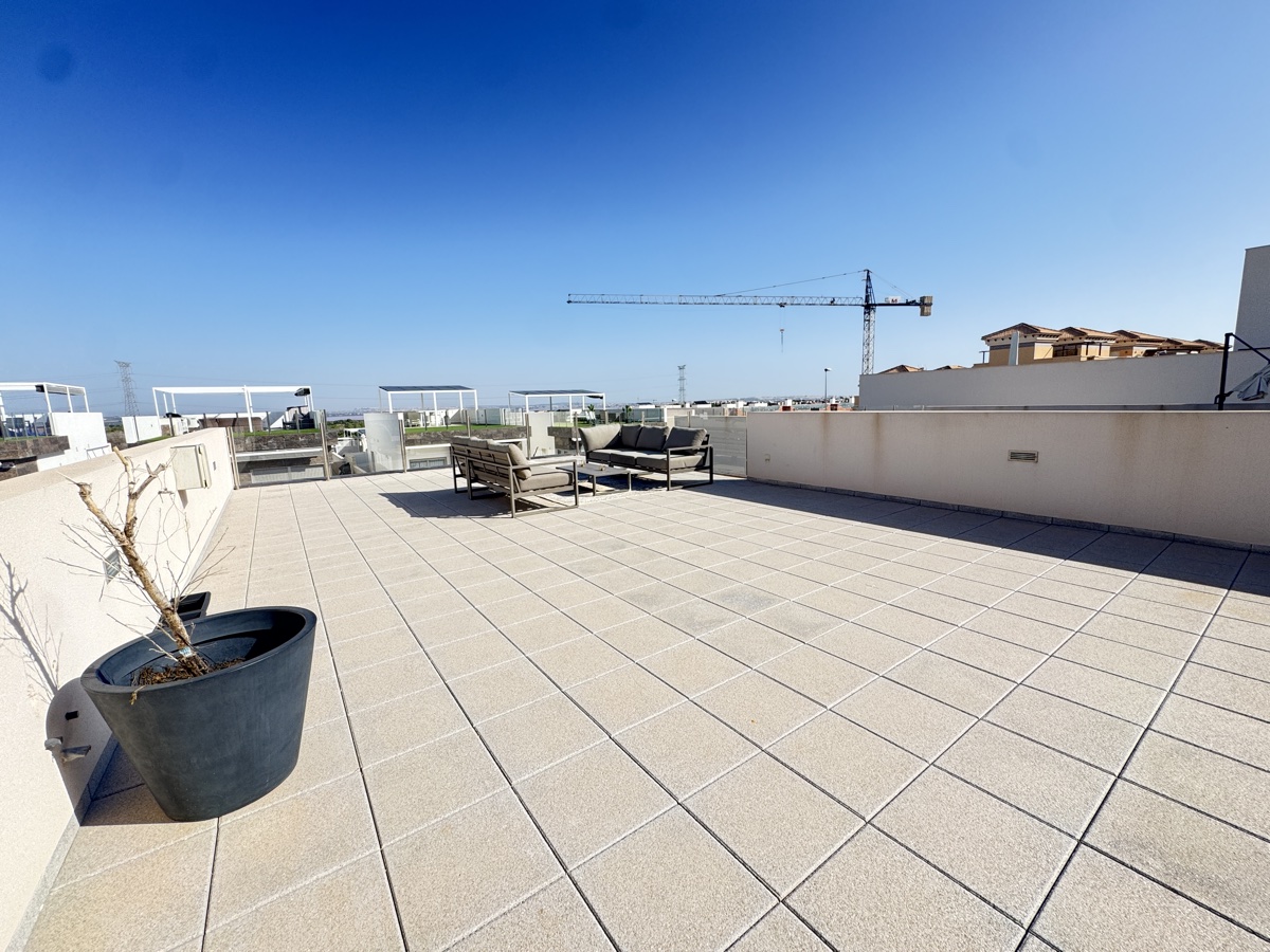 For sale - 3 Bedroom 2 Bathroom Villa in Villamartin - , Villamartin, Alicante, Spain - Alicante