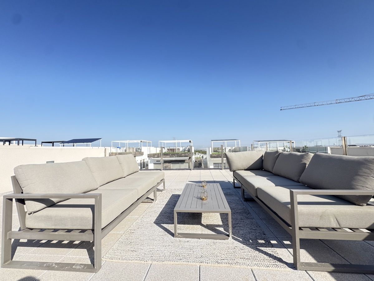 For sale - 3 Bedroom 2 Bathroom Villa in Villamartin - , Villamartin, Alicante, Spain - Alicante