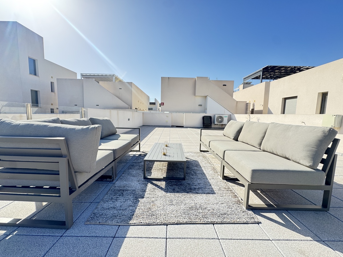 For sale - 3 Bedroom 2 Bathroom Villa in Villamartin - , Villamartin, Alicante, Spain - Alicante