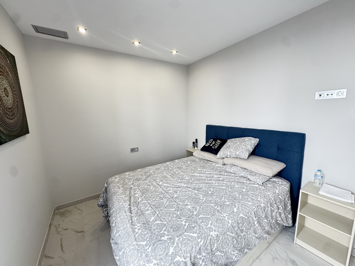 For sale - 5 Bedroom 4 Bathroom Villa in Villamartin - , Villamartin, Alicante, Spain - Alicante