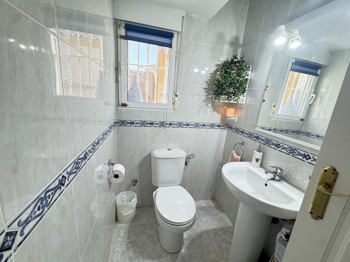 For sale - 3 Bedroom 3 Bathroom Villa in Villamartin - , Villamartin, Alicante, Spain - Alicante