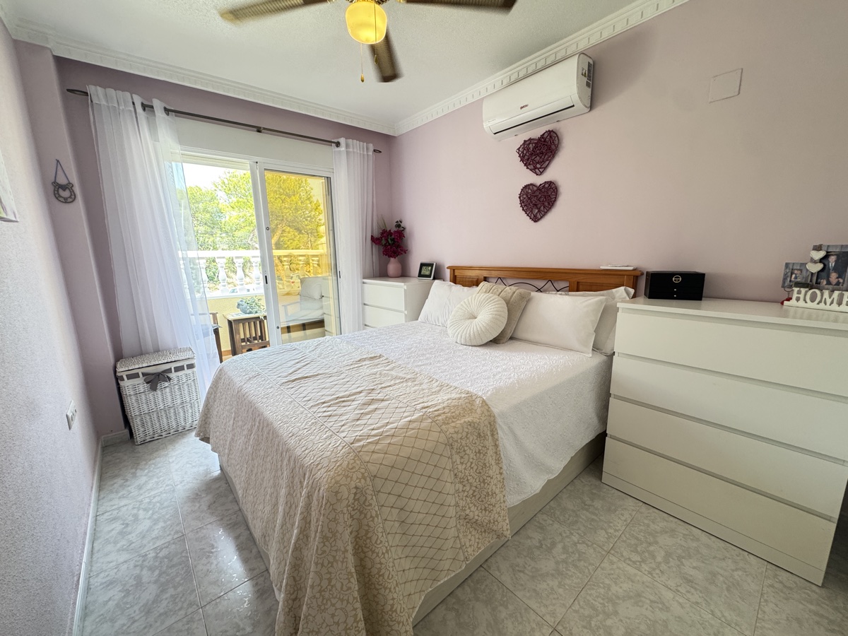 For sale - 3 Bedroom 3 Bathroom Villa in Villamartin - , Villamartin, Alicante, Spain - Alicante