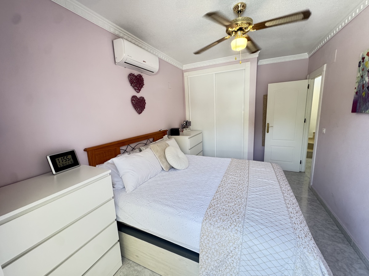 For sale - 3 Bedroom 3 Bathroom Villa in Villamartin - , Villamartin, Alicante, Spain - Alicante