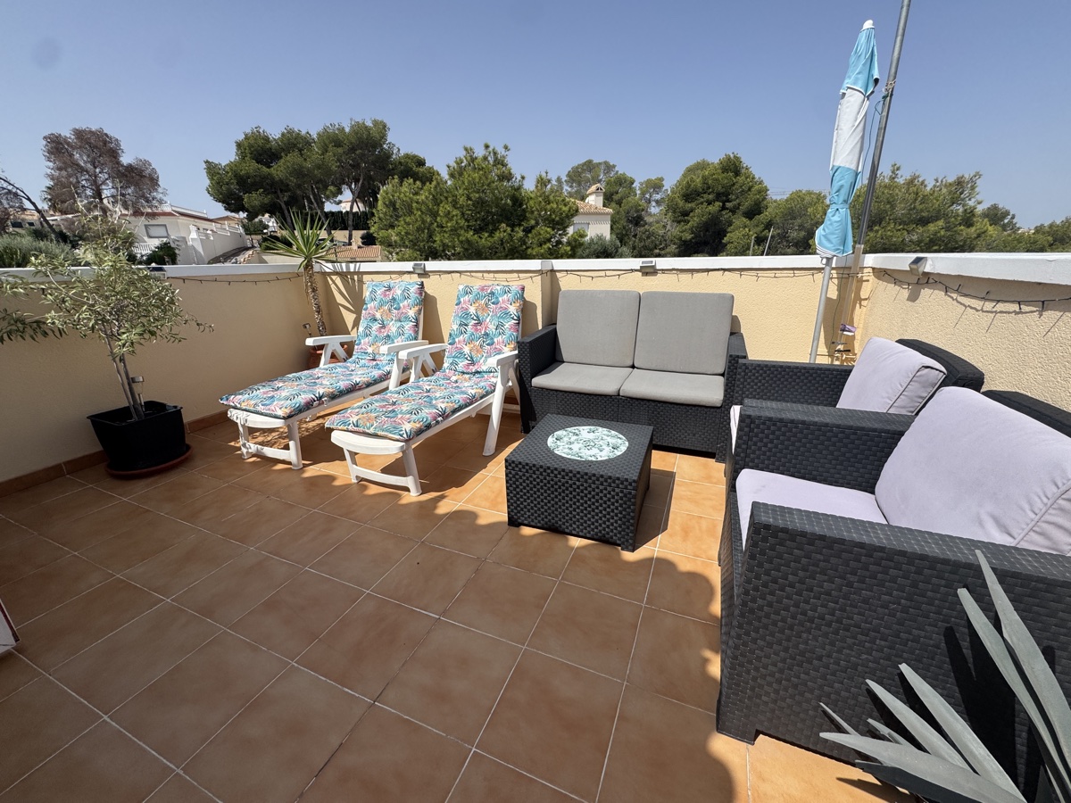 For sale - 3 Bedroom 3 Bathroom Villa in Villamartin - , Villamartin, Alicante, Spain - Alicante