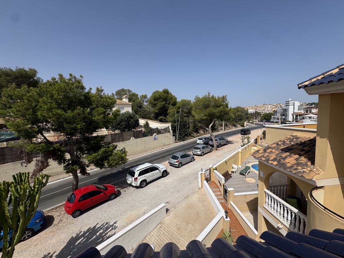 For sale - 3 Bedroom 3 Bathroom Villa in Villamartin - , Villamartin, Alicante, Spain - Alicante