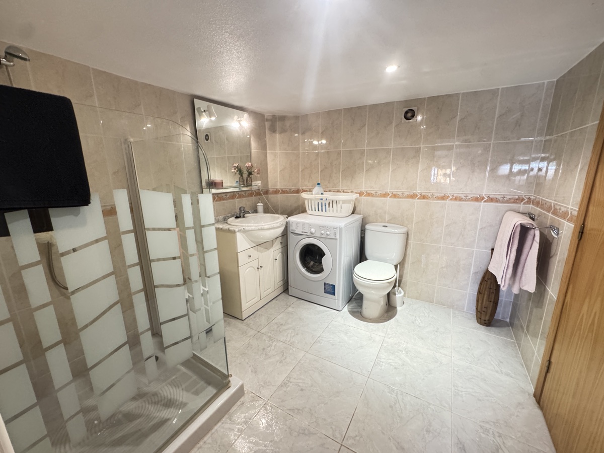 For sale - 3 Bedroom 3 Bathroom Villa in Villamartin - , Villamartin, Alicante, Spain - Alicante