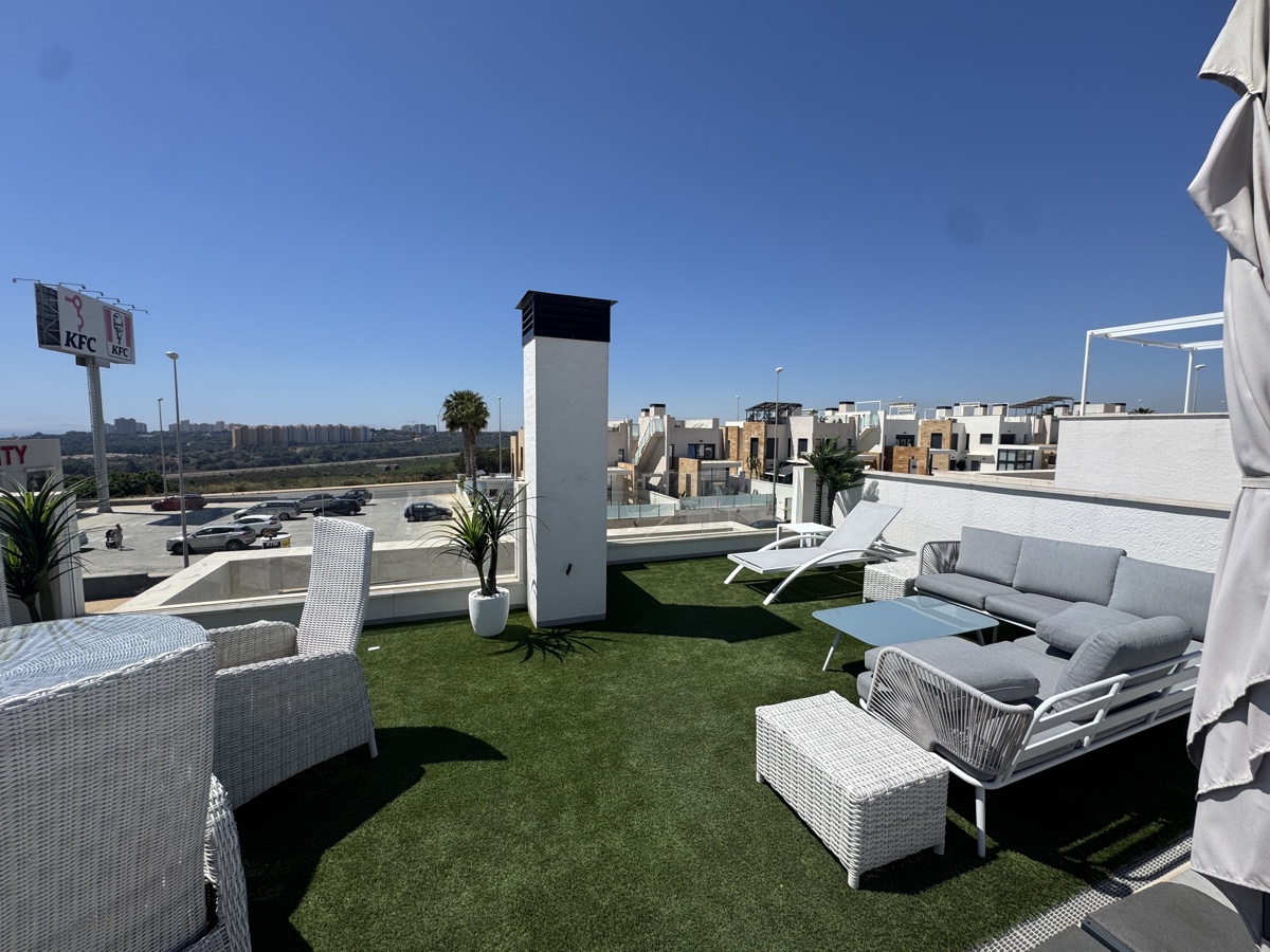 For sale - 4 Bedroom 4 Bathroom Villa in Lomas de Cabo Roig - , Lomas de Cabo Roig, Alicante, Spain - Alicante