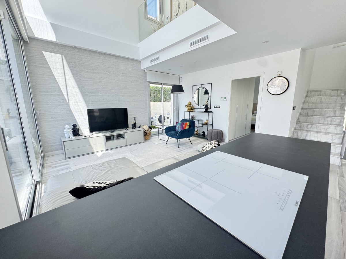 For sale - 4 Bedroom 4 Bathroom Villa in Lomas de Cabo Roig - , Lomas de Cabo Roig, Alicante, Spain - Alicante