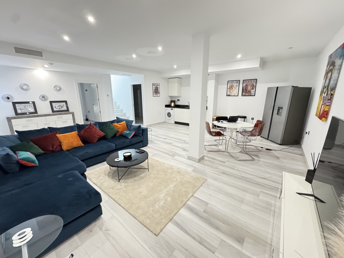 For sale - 4 Bedroom 4 Bathroom Villa in Lomas de Cabo Roig - , Lomas de Cabo Roig, Alicante, Spain - Alicante