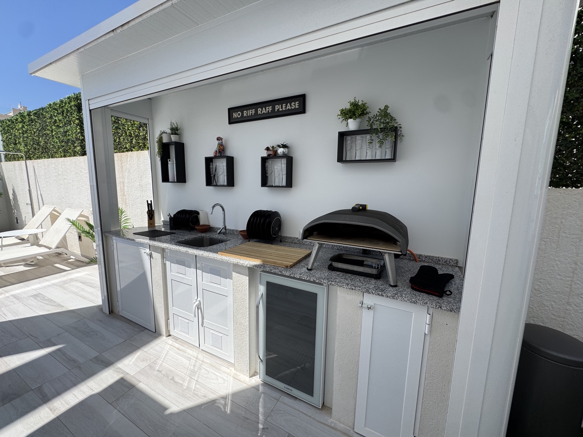 For sale - 4 Bedroom 4 Bathroom Villa in Lomas de Cabo Roig - , Lomas de Cabo Roig, Alicante, Spain - Alicante