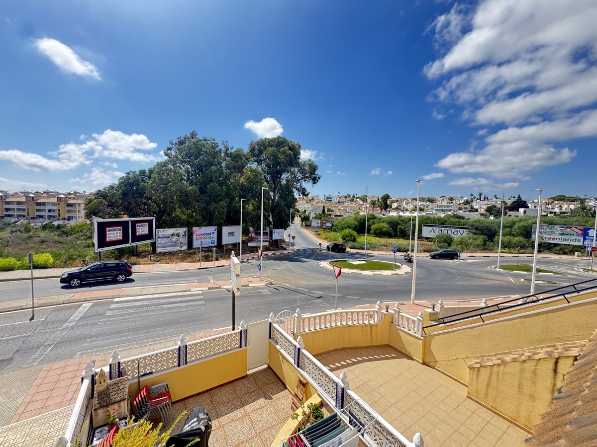 For sale - 2 Bedroom 1 Bathroom Apartment in Villamartin - , Villamartin, Alicante, Spain - Alicante