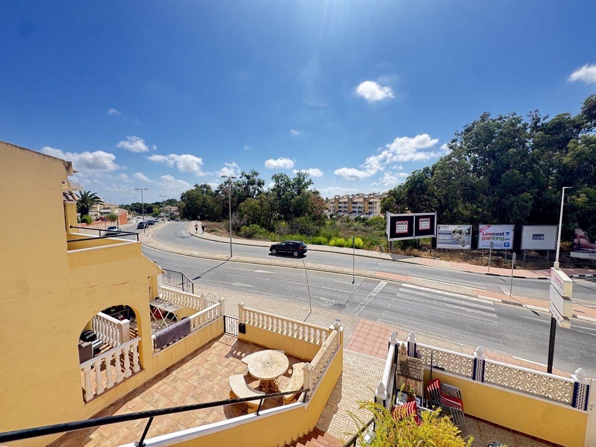 For sale - 2 Bedroom 1 Bathroom Apartment in Villamartin - , Villamartin, Alicante, Spain - Alicante