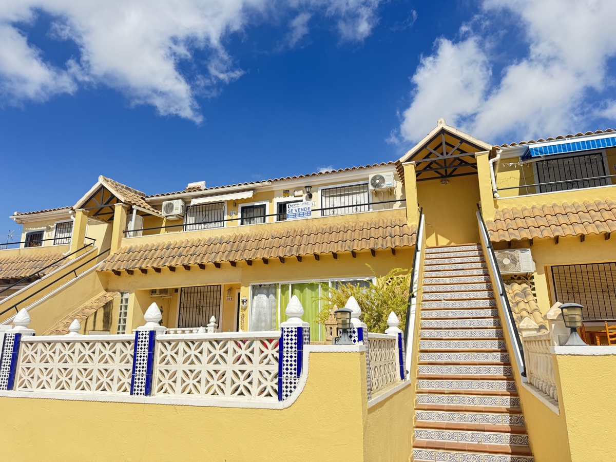 For sale - 2 Bedroom 1 Bathroom Apartment in Villamartin - , Villamartin, Alicante, Spain - Alicante