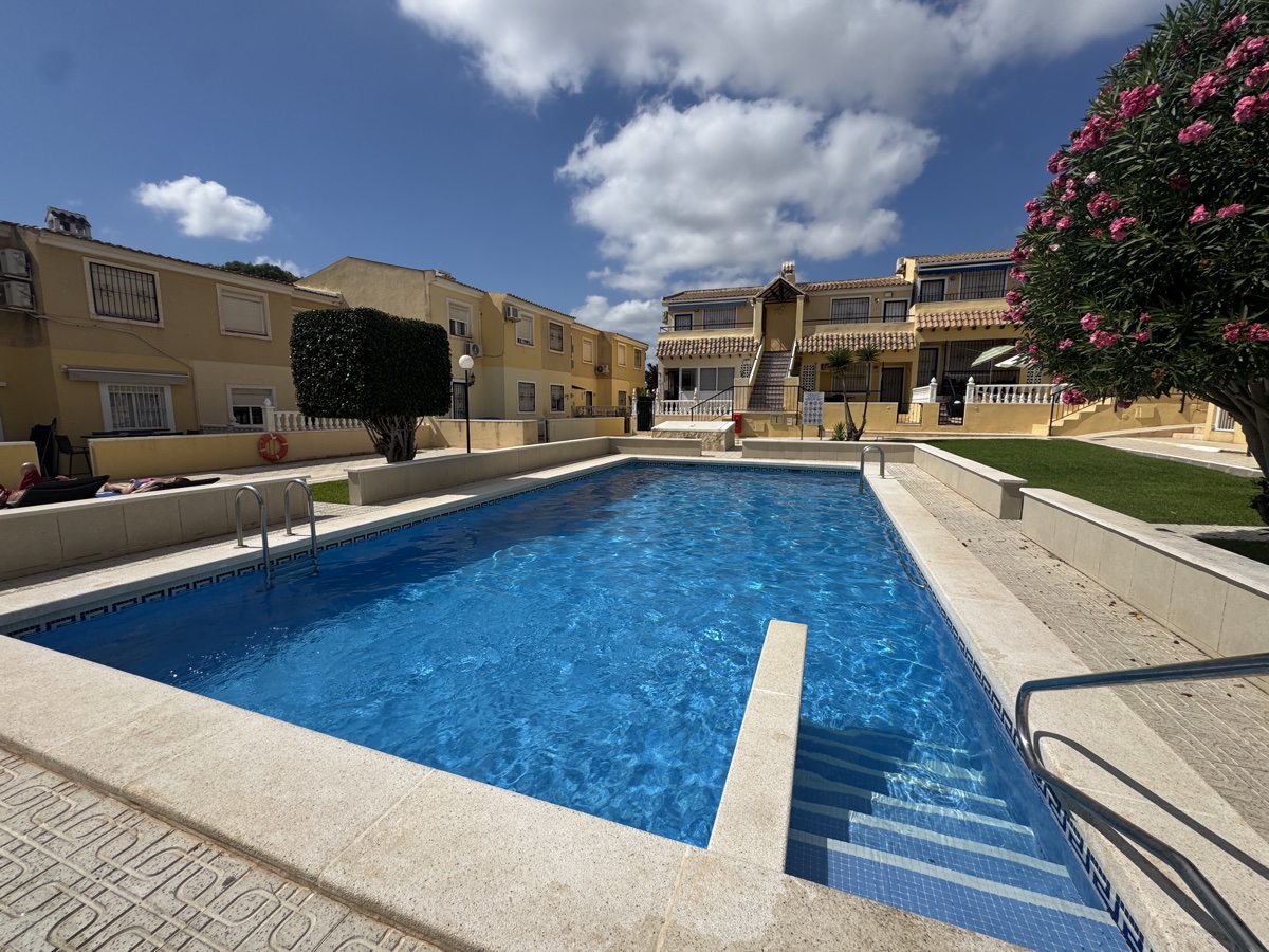 For sale - 2 Bedroom 1 Bathroom Apartment in Villamartin - , Villamartin, Alicante, Spain - Alicante