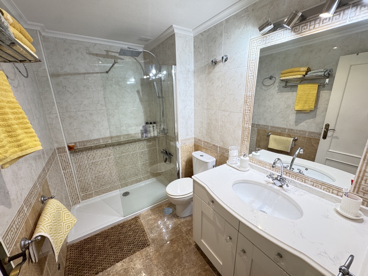 For sale - 2 Bedroom 1 Bathroom Apartment in Cabo Roig - , Cabo Roig, Alicante, Spain - Alicante