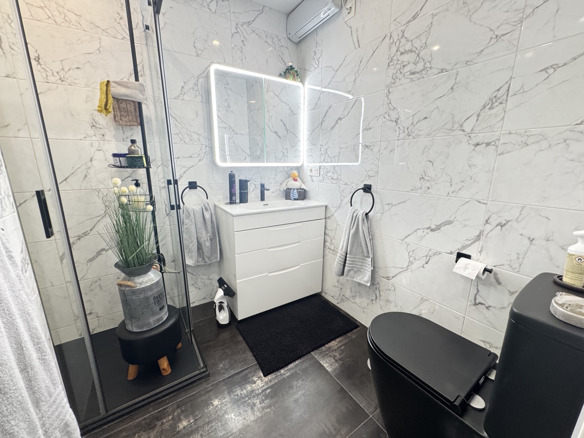 For sale - 2 Bedroom 2 Bathroom Bungalow in Villamartin - , Villamartin, Alicante, Spain - Alicante