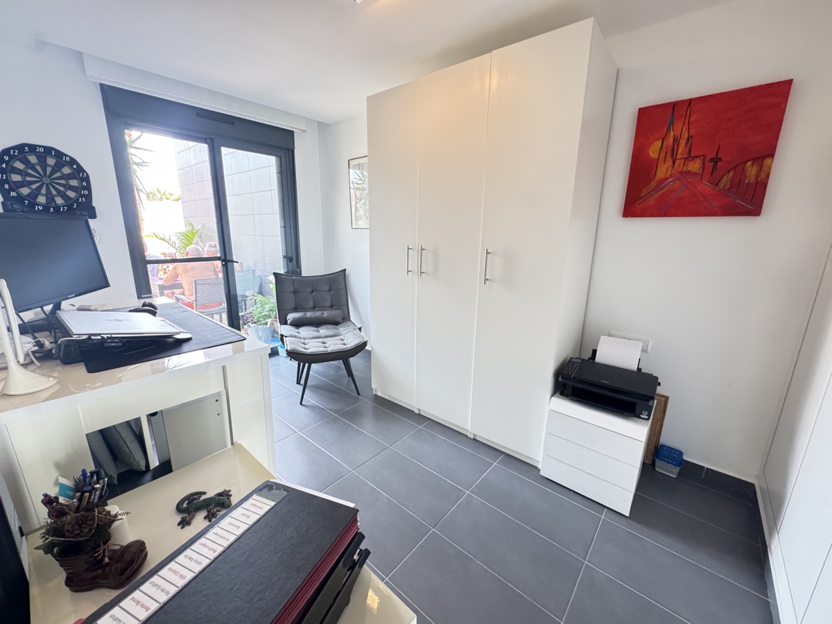 For sale - 2 Bedroom 2 Bathroom Bungalow in Villamartin - , Villamartin, Alicante, Spain - Alicante