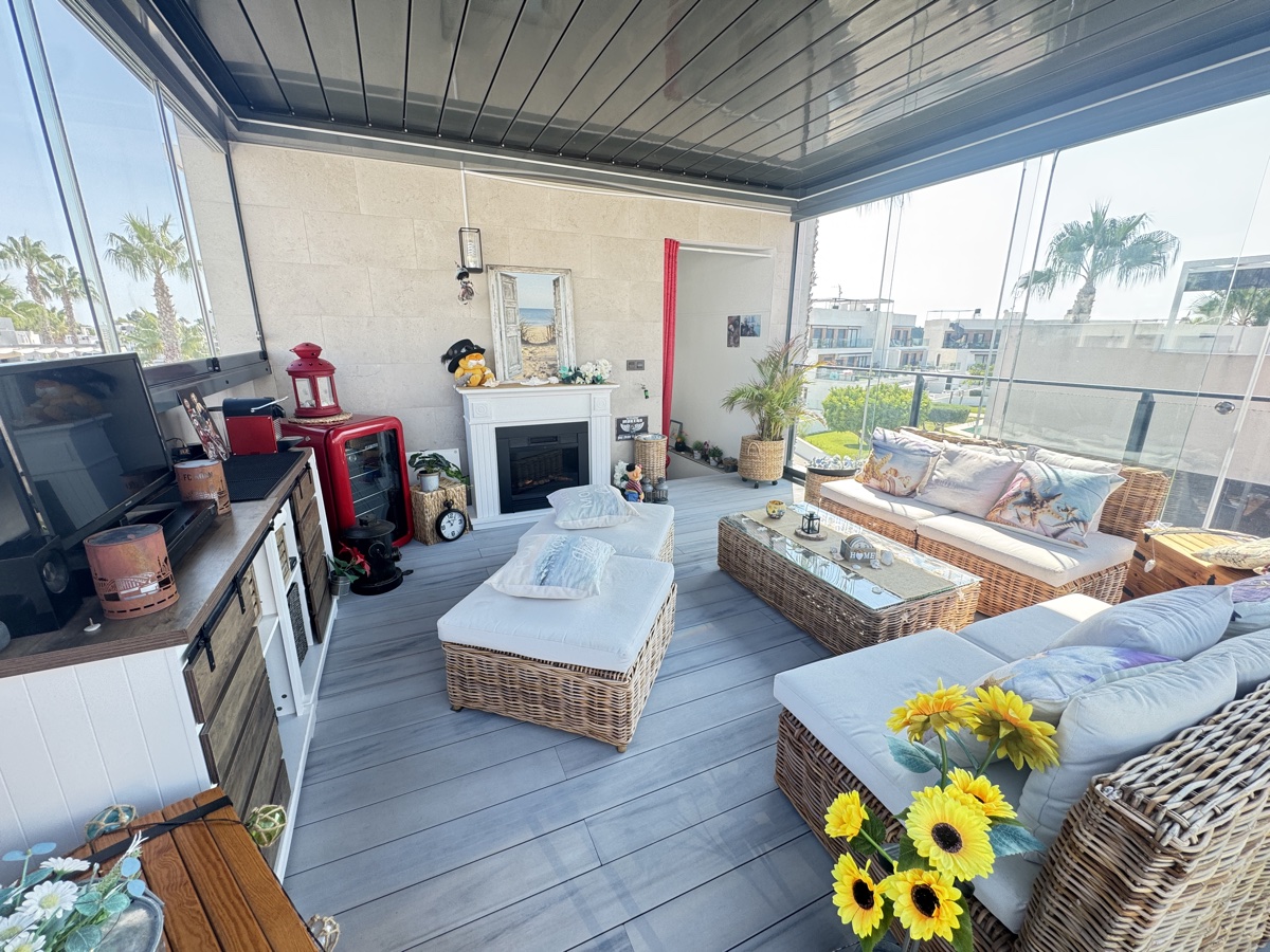 For sale - 2 Bedroom 2 Bathroom Bungalow in Villamartin - , Villamartin, Alicante, Spain - Alicante