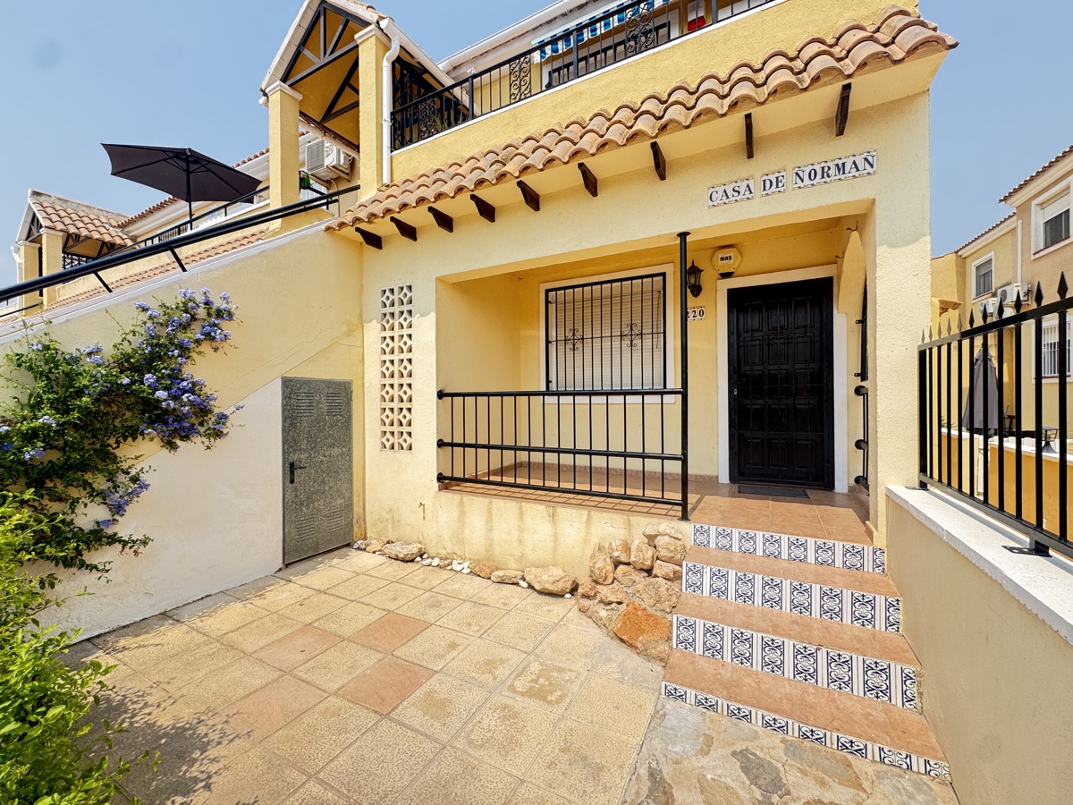 For sale - 2 Bedroom 1 Bathroom Apartment in Villamartin - , Villamartin, Alicante, Spain - Alicante