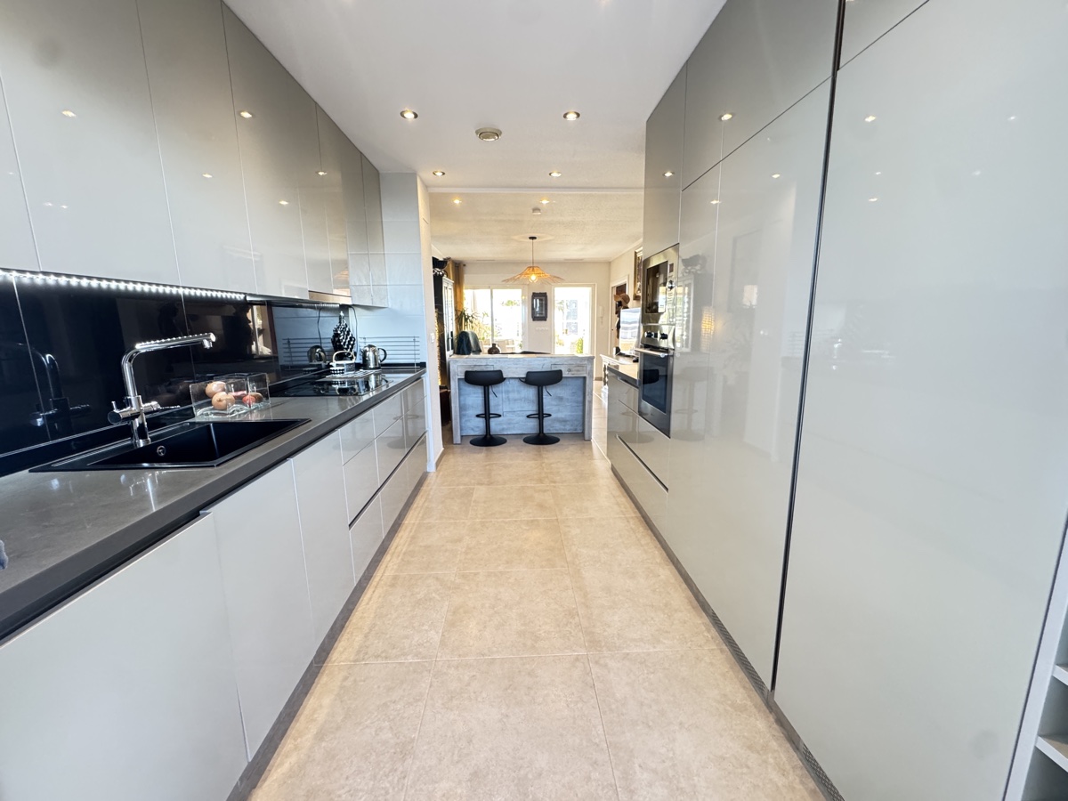 For sale - 2 Bedroom 2 Bathroom Apartment in Villamartin - , Villamartin, Alicante, Spain - Alicante