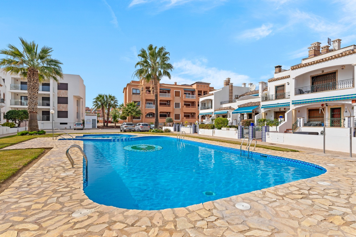 For sale - 2 Bedroom 2 Bathroom Apartment in Villamartin - , Villamartin, Alicante, Spain - Alicante