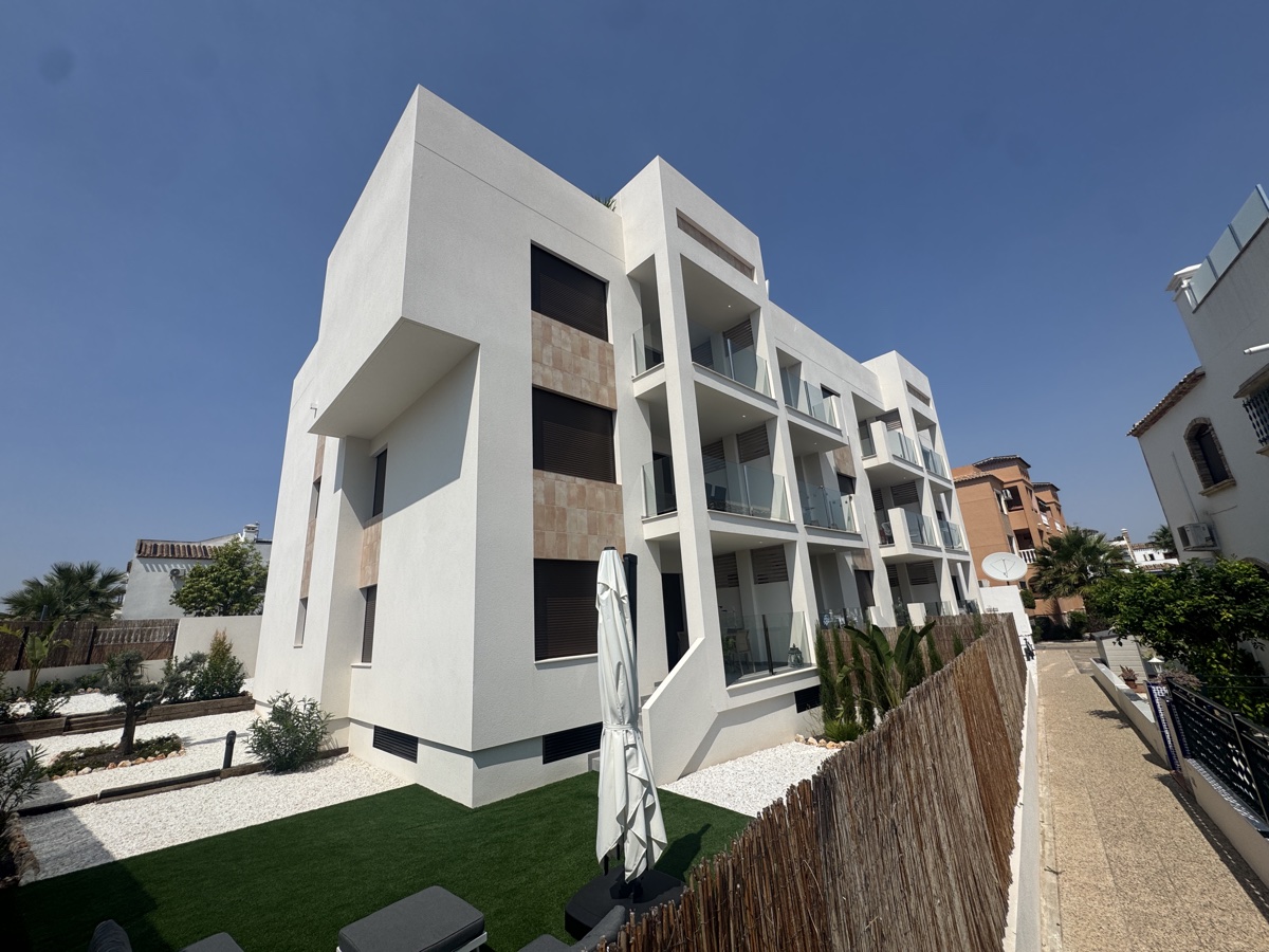 For sale - 2 Bedroom 2 Bathroom Apartment in Villamartin - , Villamartin, Alicante, Spain - Alicante