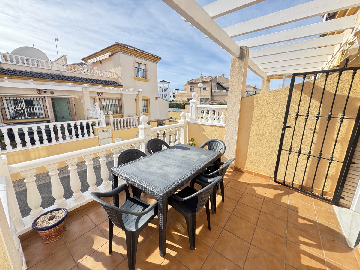 For sale - 3 Bedroom 2 Bathroom Quad in Villamartin - , Villamartin, Alicante, Spain - Alicante