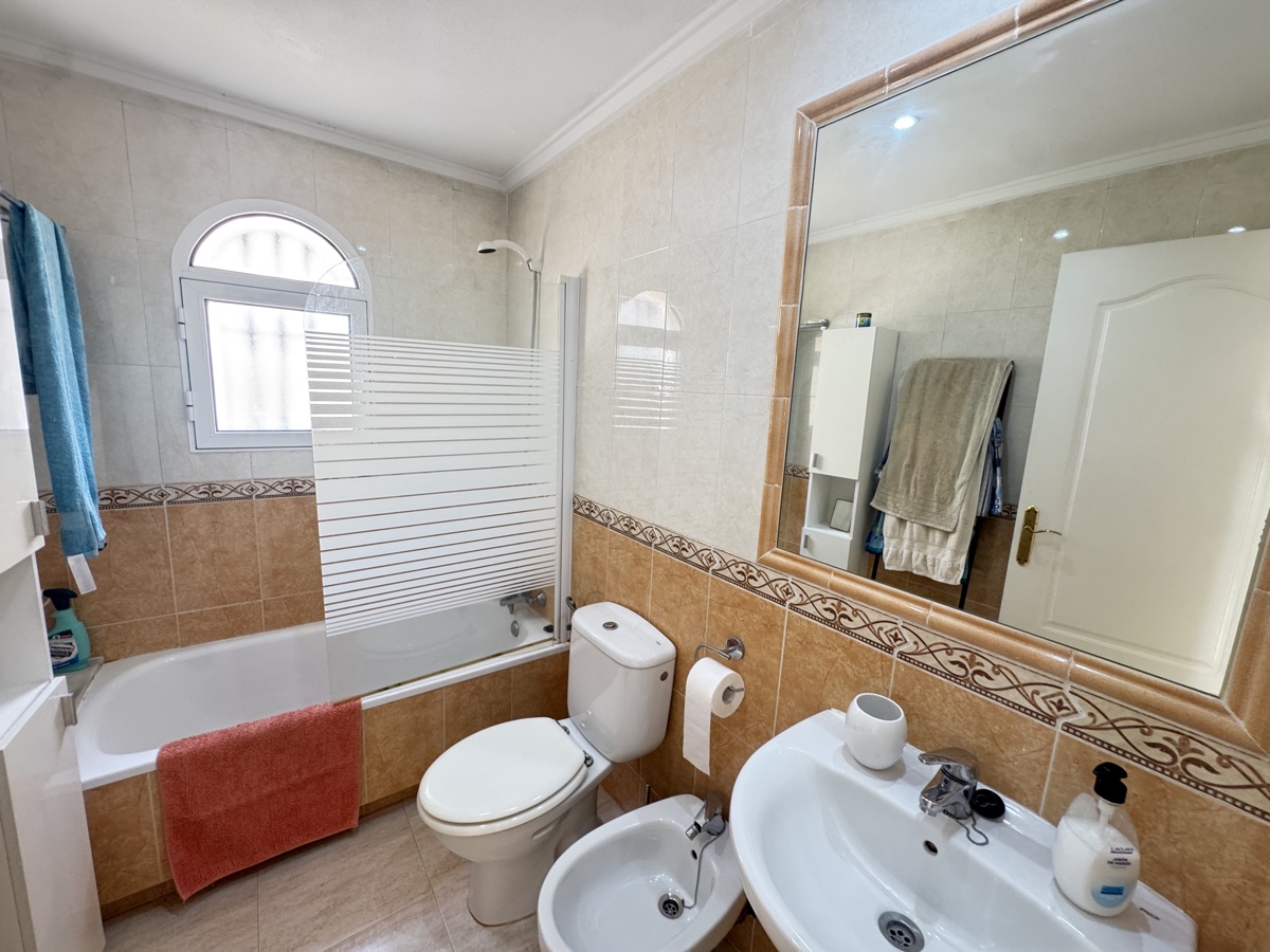 For sale - 3 Bedroom 2 Bathroom Quad in Villamartin - , Villamartin, Alicante, Spain - Alicante