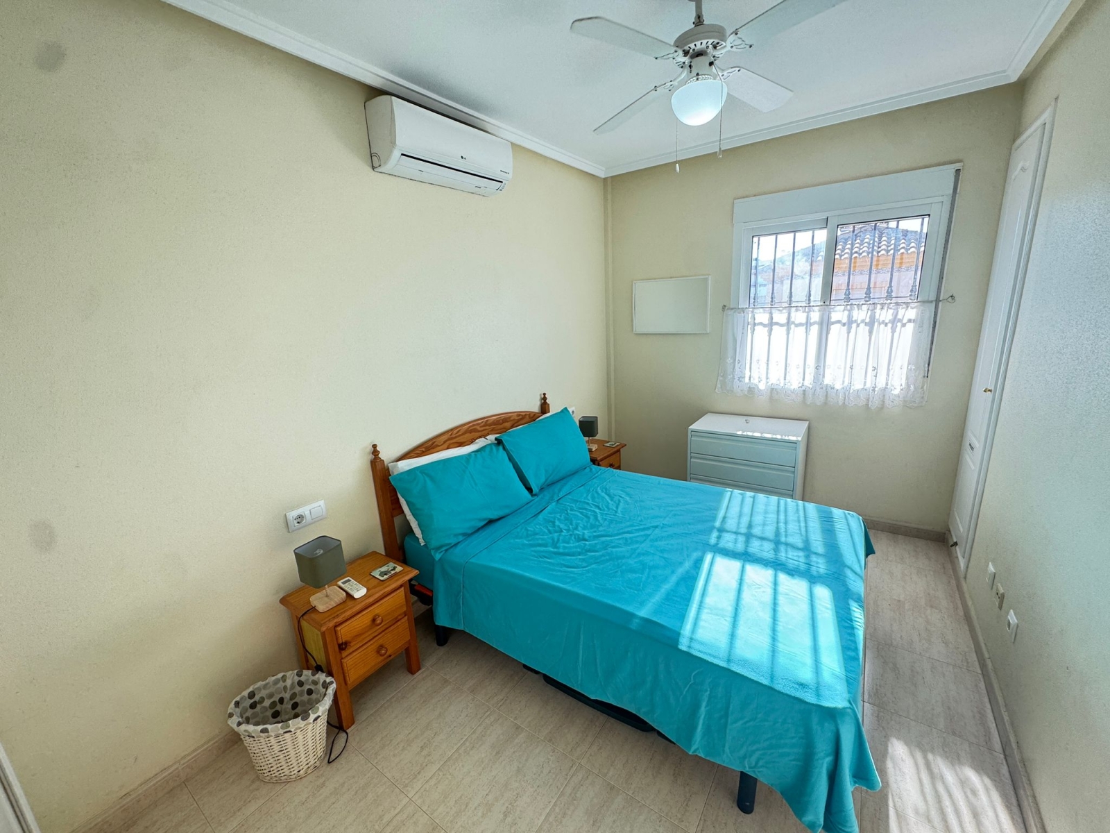 For sale - 3 Bedroom 2 Bathroom Quad in Villamartin - , Villamartin, Alicante, Spain - Alicante