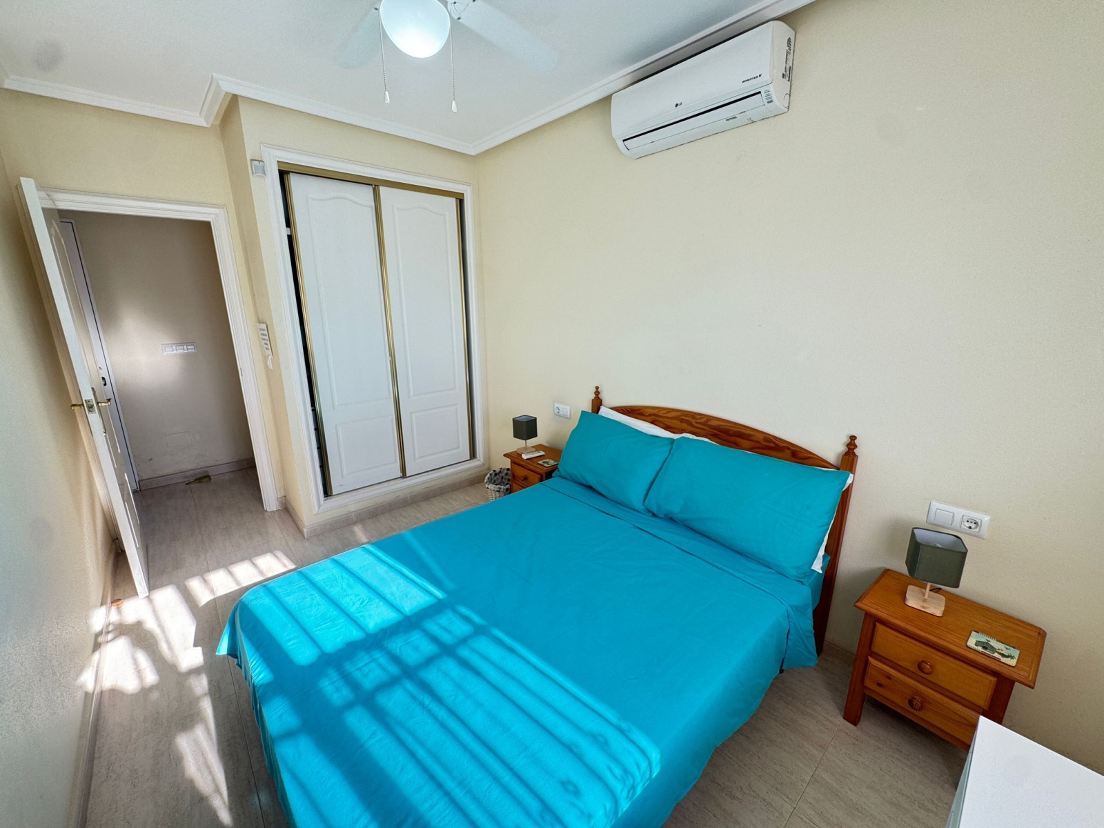 For sale - 3 Bedroom 2 Bathroom Quad in Villamartin - , Villamartin, Alicante, Spain - Alicante